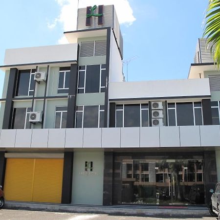 Labuk Hotel Sandakan Exterior foto