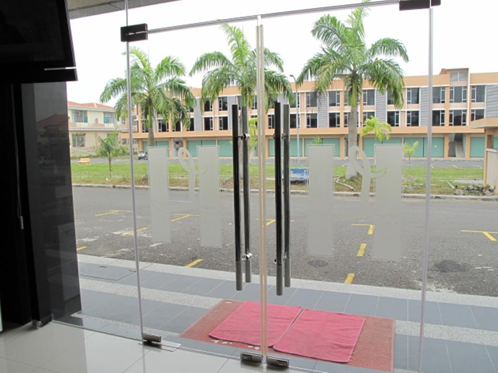 Labuk Hotel Sandakan Exterior foto