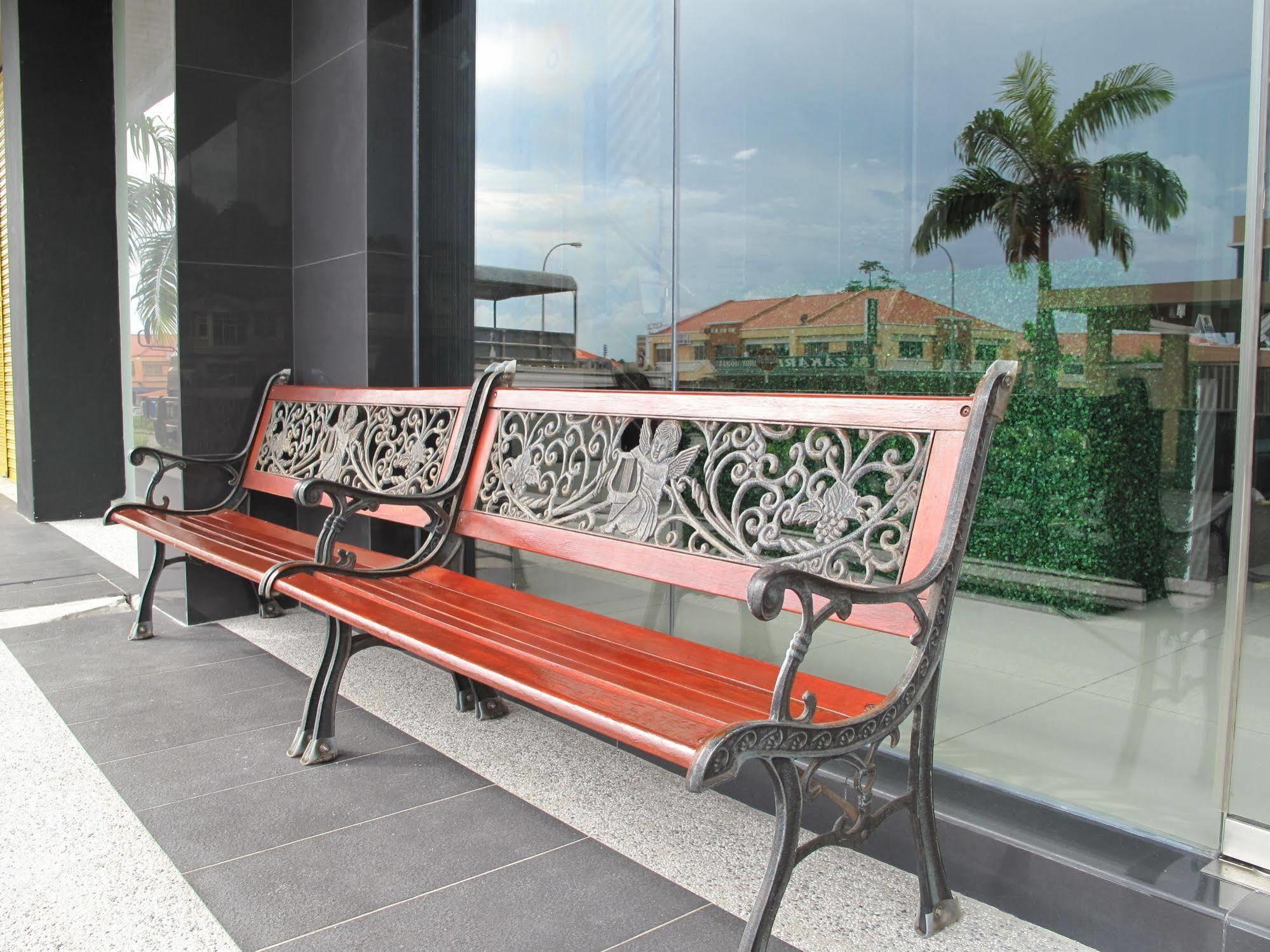 Labuk Hotel Sandakan Exterior foto