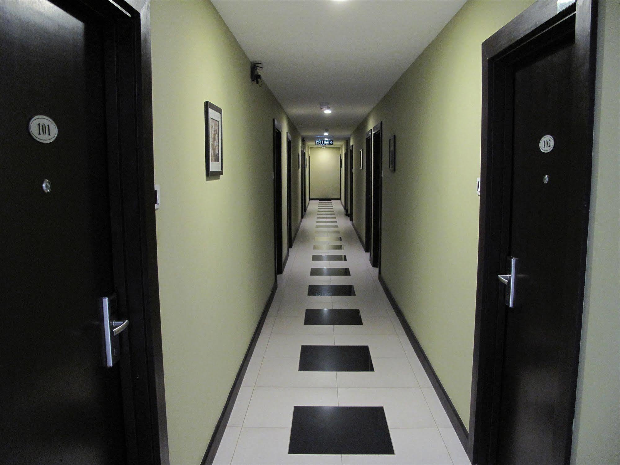 Labuk Hotel Sandakan Exterior foto
